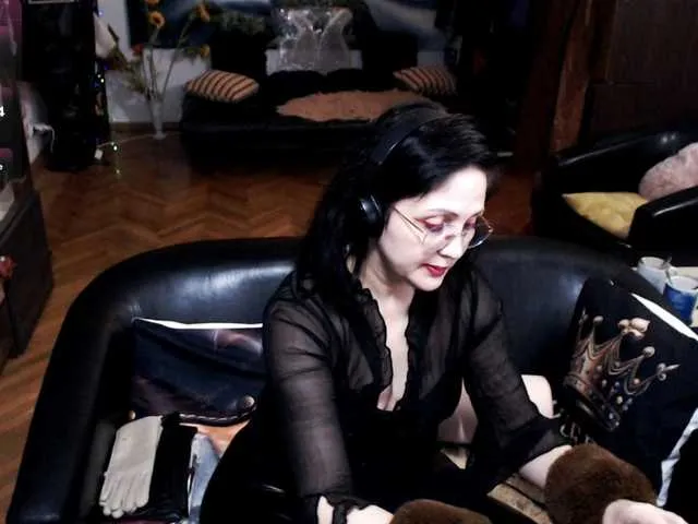 1imperatriza — This room is NOT vanilla(straight sex intercourseroleplaying)-only paypigsubbie with findom kink!HUGEmedium SPENDERS WELCOMED,I appreciate real comunication,based on honesty!Not freeloaders!BDSM Cosplay Empress of e-wallets (findom kink only)10000 left