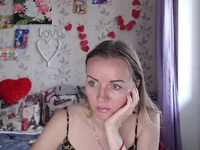 Alenushka888 on BongaCams 