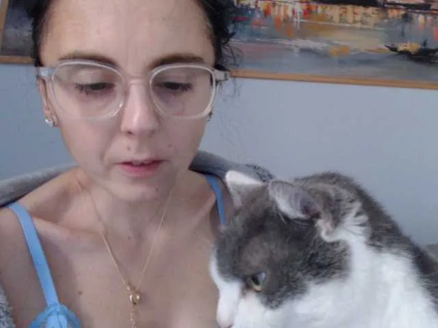 cleophee —  pas de tips en mp mp 5 tks ass or feet 20 boobs 30 pussy 70 naked 100 suck my dildo 150