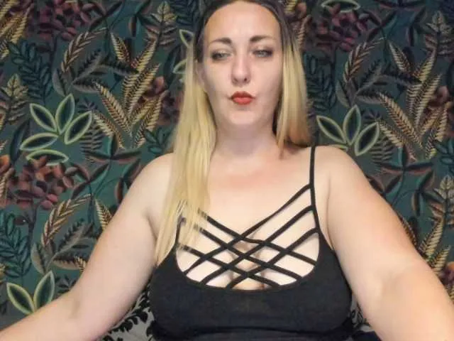 BongaCams Cristina3112 is Freechat Cristina3112 — #lovense #smoke #milf #mature #squirt #make it rain with the magic 38 tokens