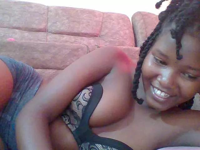 Hornyqueen4 on BongaCams 