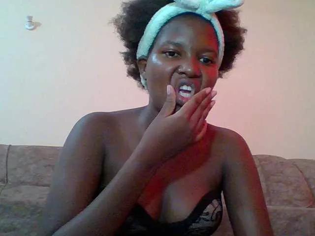 Hornyqueen4 on BongaCams 