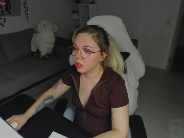 hotbabatopp —  Sup #bigass #mistress #sph #lovense #femdom   @total  @sofar   @remain 