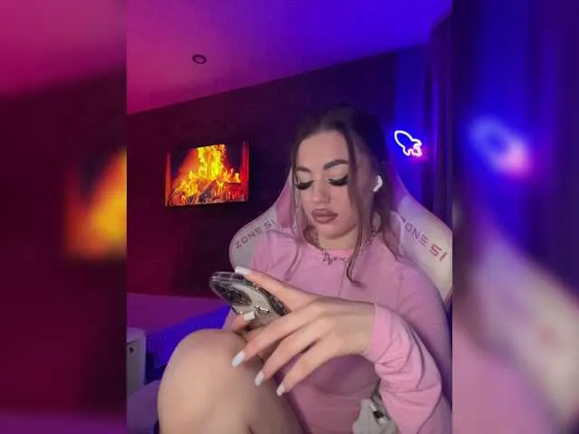 HotGirlEva — Hi, the best support is your attention and generosity. Special vibrations (111222333). I'M NOT WATCHING THE CAMERA! LOVENS - FROM 2 TC. Thank you all, I appreciate your concern and help.