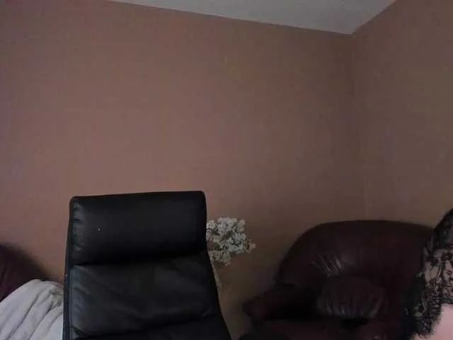 kaylalaine1 — lay with my pussy and ass. I want us to have a crazy time together 