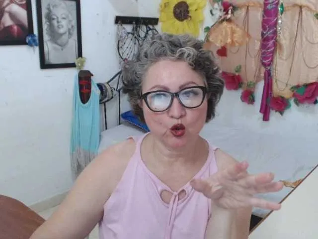 BongaCams LADYQUEEN520 is Freechat LADYQUEEN520 — naked and masturbacion and naked for you my guys @remain