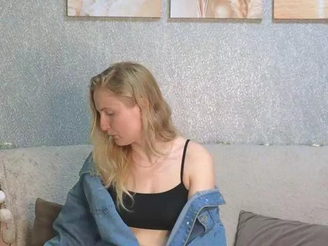 LanaviSmithe on BongaCams 