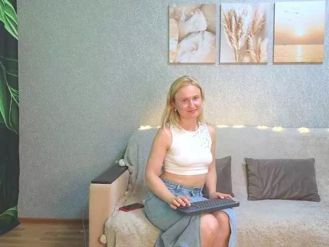 LanaviSmithe on BongaCams 