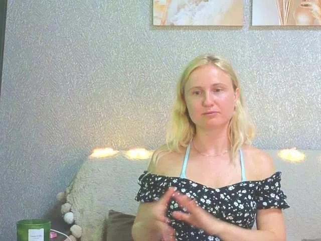 LanaviSmithe on BongaCams 