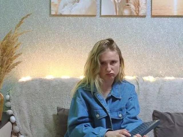 LanaviSmithe on BongaCams 