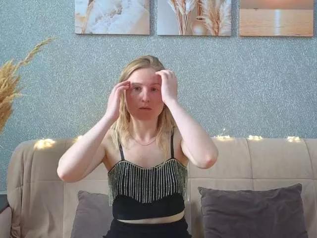 LanaviSmithe on BongaCams 