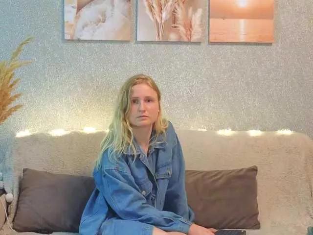 LanaviSmithe on BongaCams 