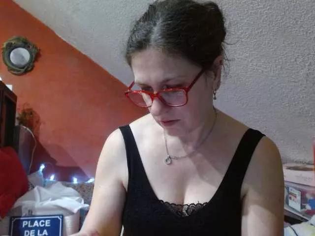 lanaxxx1 on BongaCams 