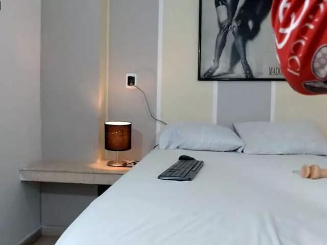 luciarinaldi on BongaCams 