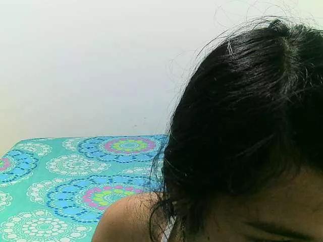 lucyfox2 on BongaCams