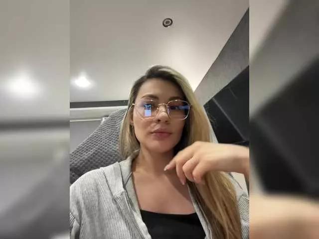 lunnayaprizma on BongaCams 