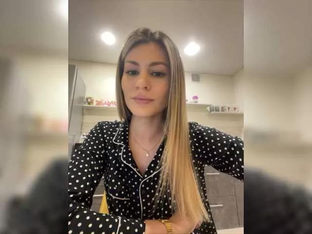 lunnayaprizma on BongaCams 