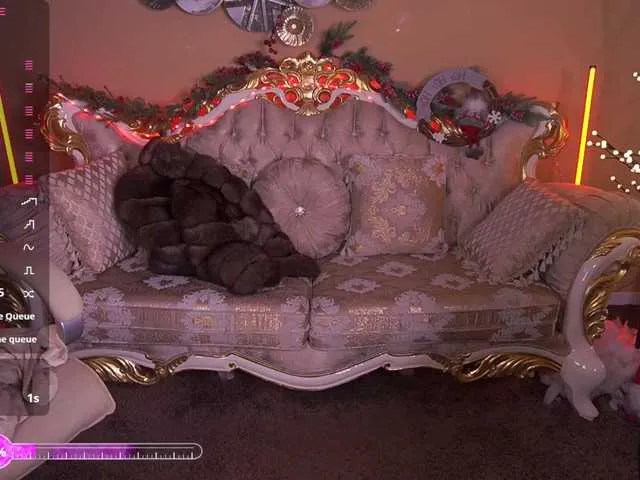 BongaCams MadissonSoft is Freechat MadissonSoft — A squirrel is sitting here with select nuts.