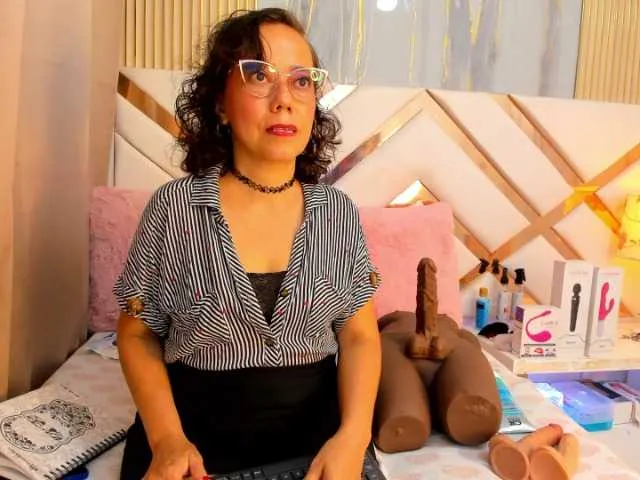 BongaCams NicolettRyan is Freechat NicolettRyan — hey!im new here please soft with me