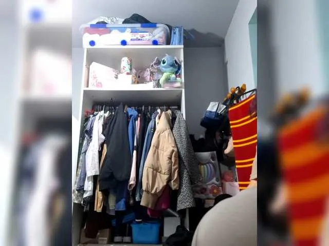 Petrafrancesa2 — Mana soltera aburrida quin me entretiene un poco soy nueva aqui 