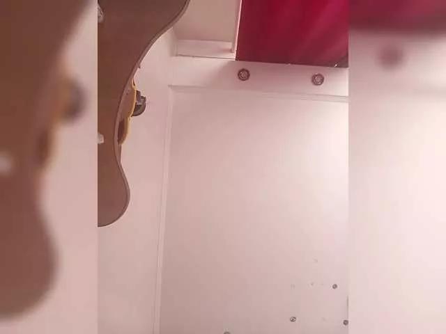 Rosehip1 on BongaCams