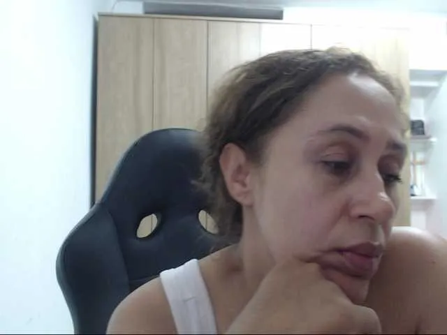 BongaCams RoxanaMilf is Freechat RoxanaMilf — I want to have @total to make an explicit show with the oils, we need @remain We have @sofar @total @sofar @remain