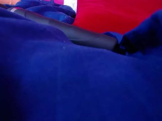 Offline tiny-sarah1 on BongaCams