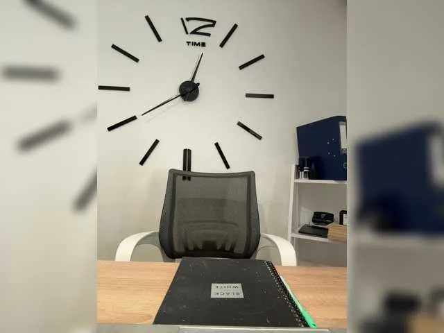 VeryBaby — Hot menu...RANDOM-18 tok.Niz 1-10 tok 3 sek; Sr 11-50 tok 6 sek; Sr 51-100 tok 10 sek; Vys 102-200 tok 20 sek; Ultra 201-300 tok 40 sek; Ultra 301tok - ....120 sek;  SUPER ULTRA 999 tok-5 minute DILDO IN ASS @remain