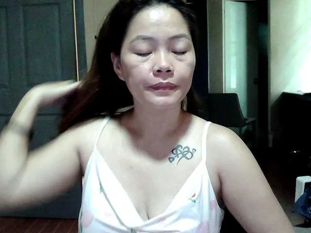 Wildhotsinglemom69 — hi welcome to my room.. :) if you join me will you will be satisfied and enjoy :)