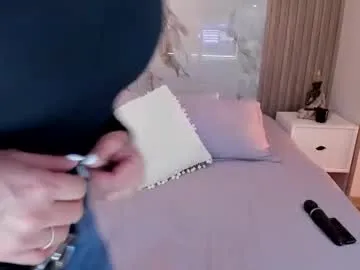 _dara_ — try make me cum an squirt / fav patttern  300/ 366 #bigboobs #squirt #anal #latina #milf [1000 tokens remaining]