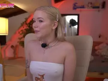 aleksalore — Goal: Lick dildo tease! #daddy #blowjob #bigass #blonde #petite [22 tokens remaining]