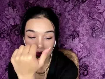 arvillahamner — GOAL: air kiss [11 tokens remaining] Hey hey! I'm Amina and this is my third week here :D Hope you are fine :3 #valentinesday #hot #longhair  #boobs