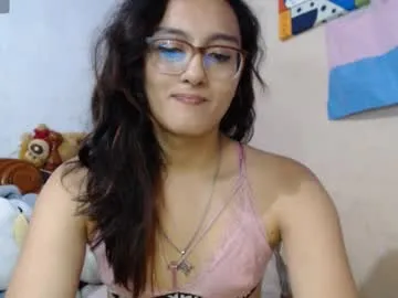 aurora_sanders1 — #bigcock #glasses #trans #latina #femboy [983 tokens left]