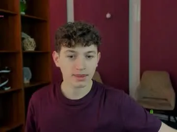 bodi_jon — GOAL: make my day happy [1500 tokens remaining] Welcome to my room! #cute #18 #natural #hot #bi #bigass