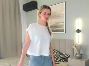 casual_blonde — I look into your eyes intently and playfully :) Hi! I'm Kira <3 #new #18 #teen #young #shy [25 tokens remaining]