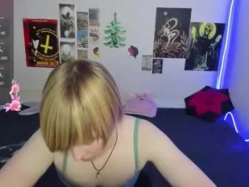 cattie_w_ — GOAL: Tease my top [41 tokens remaining] Welcome to my room! #nonude #blonde #young #new #feet