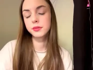 caylakimbro — Goal:Try to look serious for 10 sec<: My name is Polly #new , new experience to me, hope it turns out well :3 #skinny #young #18 #shy [10 tokens remaining]