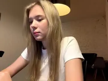 christophertomlison — Touch breasts  *I'm #18 years old, #shy #small #blonde #young. [88 tokens remaining]