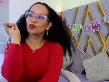 Chaturbate cintia_holms is Freechat cintia_holms — Welcome to my room, get comfortable and let's have fun, if you follow me and give a thumbs up you will receive a surprise private message, #mature #joi #brunette #boobs #anal