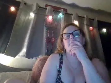 daisylays — #allnatural #nonnude #chat #freckles Rain tokens if you want my attention!