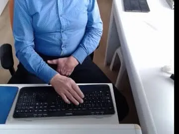 dutchpornking2 — Mature man for naked, jerking and cumming. #foreskin #mature #uncut #masturbating #cumshot [50 tokens remaining]