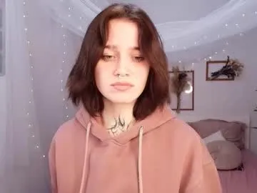 elastikiss — give me a smile  #c2c  #nonude  #tease #new #femdom [44 tokens remaining]