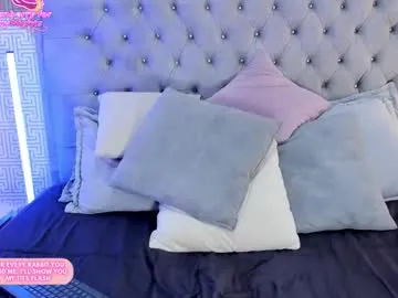 evalunna__ — Come fall in love with me... I promise to make your night unforgettable. - Multi Goal: Sexy dance+striptease [222 tokens left] #curvy #legs #teen #heels  #18