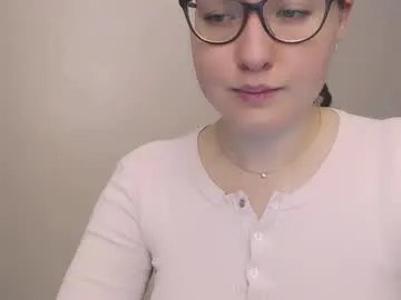 Chaturbate hartfoxx is Freechat hartfoxx — #cute #glasses #pvt #tease #bigboobs