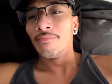 j0nnyk1ng — Let's hangout  #Vegas #C2C #Latino #Asian #Horny #Hookup #SneakyLink