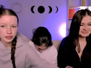 khloebeauty — GOAL: handbra [327 tokens remaining] Welcome to my room! meow #shy #sph #squirt #skinny #lesbian