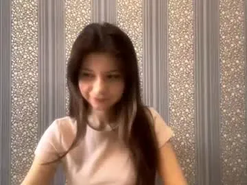 kymberlychimes — Goal: Big smile My name is Kary, lets get friends! #young #18 #shy #new [0 tokens remaining]