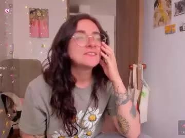 linda_giggle