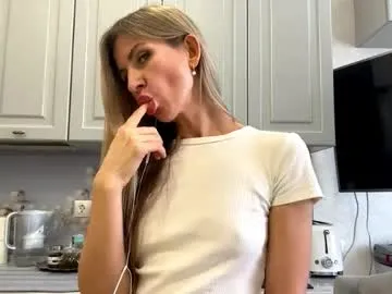 lindsyzinda — Hello i am #new hero GOAL Take off sexy shirt for perky boobs  My name is Rita #skinny #bigass #milf #blonde [15 tokens remaining]