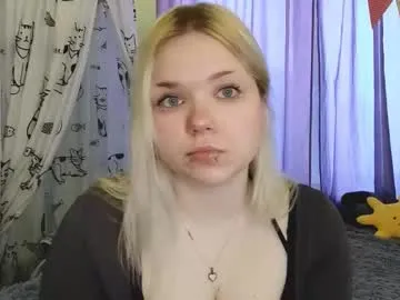 mairaspratlen — GOAL:show figure Hey! My name is Karen, my first day here! #shy #new #18 #young #curvy [23 tokens remaining]